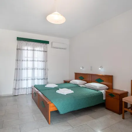 Πανσιόν Galanos Naxos 3*